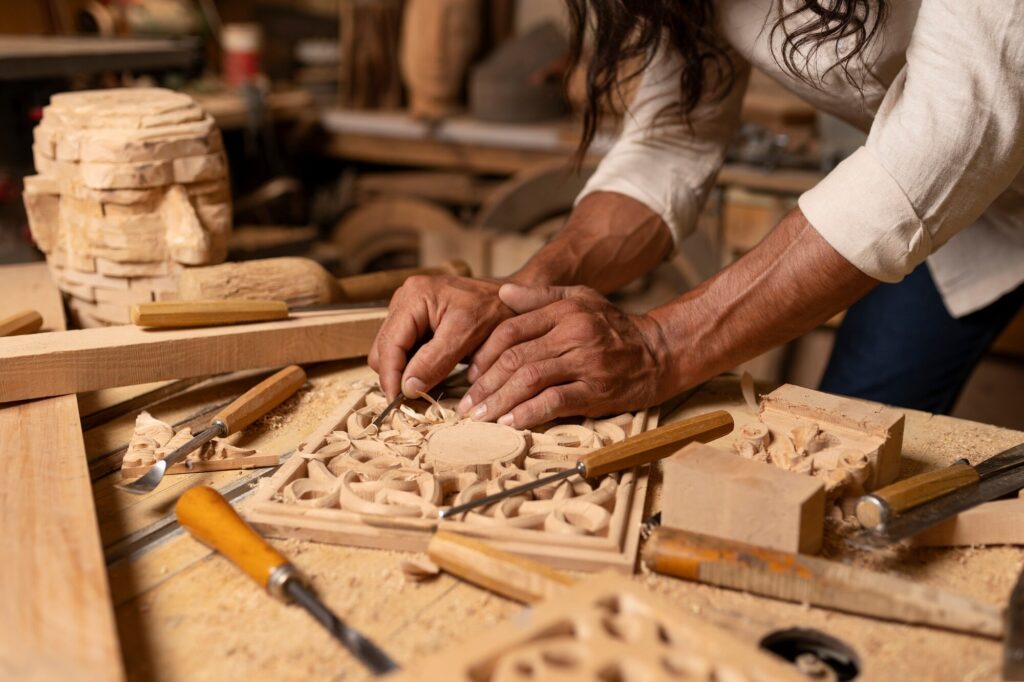 artisan-doing-woodcutting